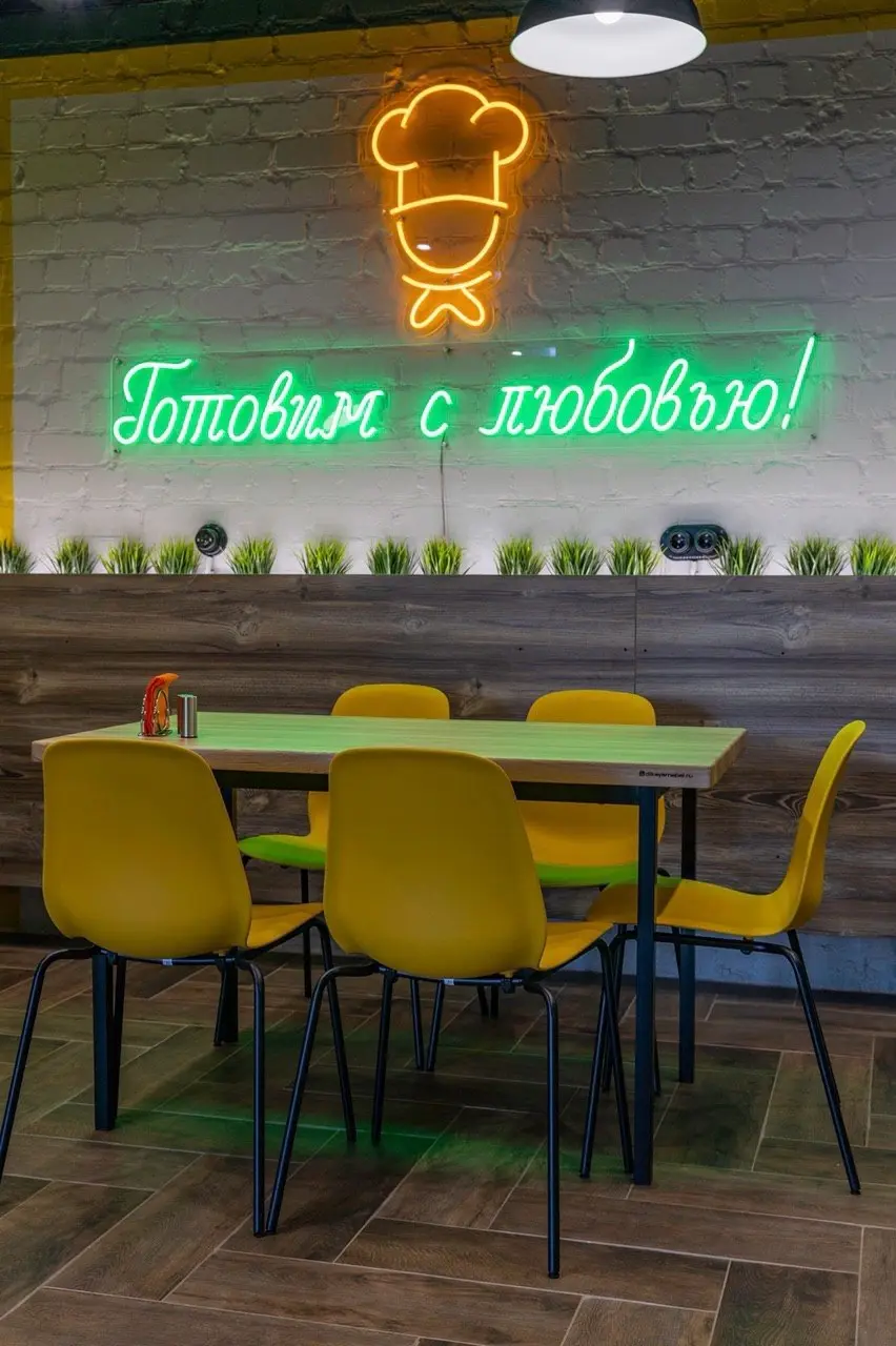 Интерьер Mr. Stolovski на Чернореченской, 21